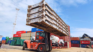 （Flat Rack Container）